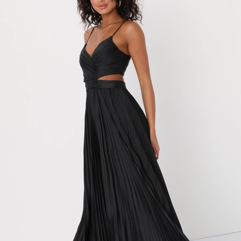 NWT Lulus Got the Glam Black Pleated Cutout Maxi Dress L